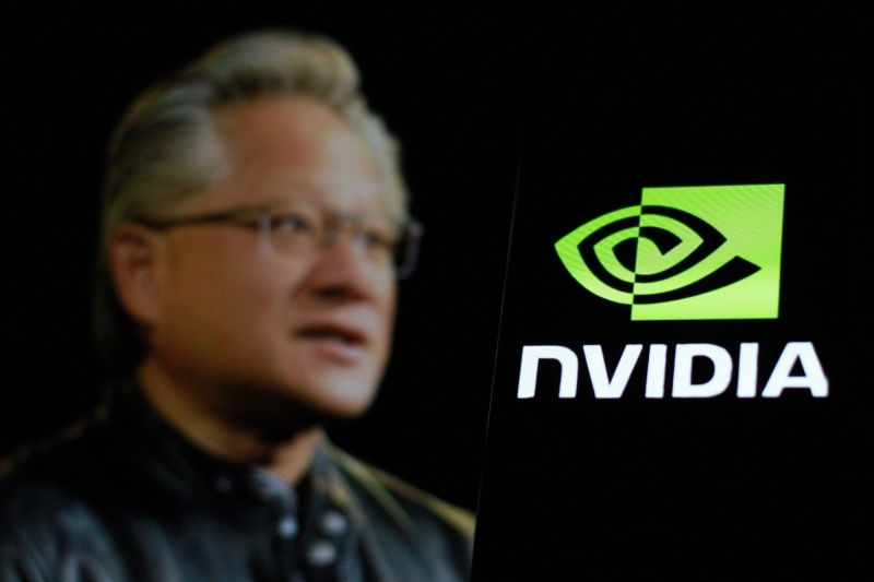 Китайська DeepSeek обвалила акції NVIDIA на 12%, бо світ повірив у «дешевий» штучний інтелект