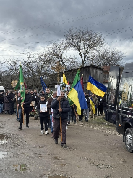 На Калущині попрощалися із загиблим захисником, 23-річним Богданом Пицківим