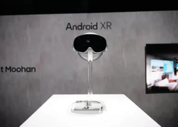 Перший погляд на Project Moohan – гарнітуру доповненої реальності спільної розробки Samsung та Google (відео)