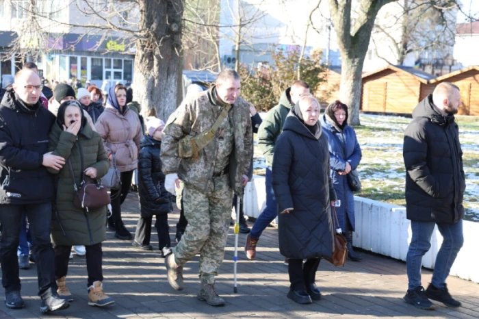 У Луцьку в останню дорогу провели двох захисників