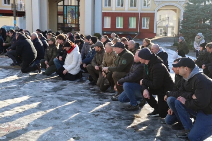 У Луцьку в останню дорогу провели двох захисників