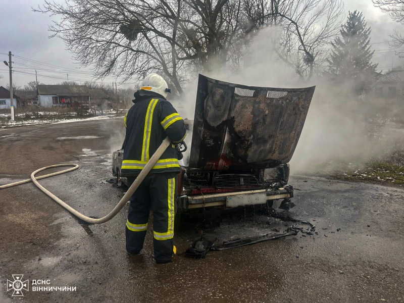 У Вінницькій області горіли будинки, гараж та автомобіль