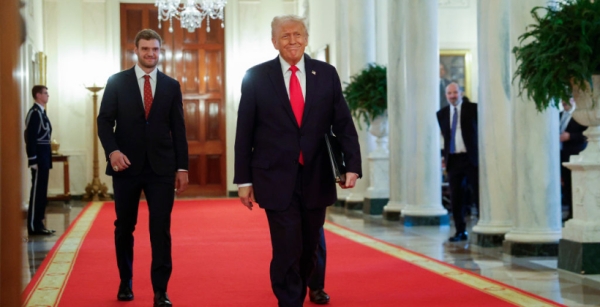 Трамп: Я зателефоную нашій хокейній збірній перед матчем з Канадою, яка колись стане нашим 51-м штатом Трамп: Я зателефоную нашій хокейній збірній перед матчем з Канадою, яка колись стане нашим 51-м штатом