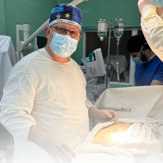 На Київщині дрон влучив у дім хірурга і журналістки. Загибель жінки вже підтвердили колеги