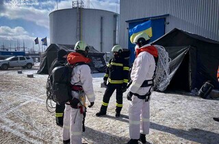 На Чорнобильській АЕС завершено гасіння тління: який рівень радіації довкола станції