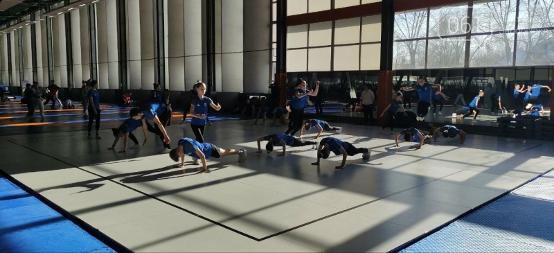 У Запоріжжі знову відновили роботу легкоатлетичного манежу для тренувань спортсменів