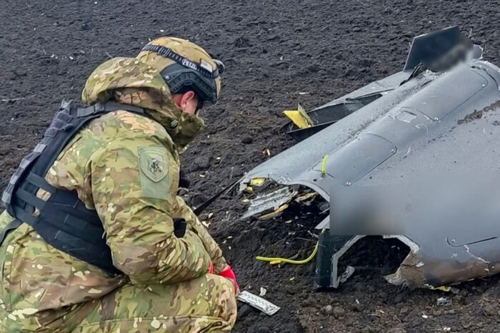 Атака дронів на Київ: пошкоджено будинок в Дарницькому районі