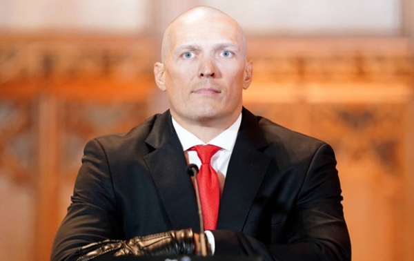 Стало відомо, чи відвідає Усик бій Дюбуа - Паркер Стало відомо, чи відвідає Усик бій Дюбуа - Паркер