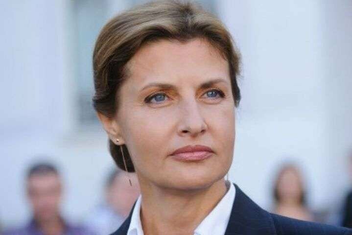 ЗМІ: Дружина Порошенка намагається врятувати майно від конфіскації у справі торгівлі її чоловіка з «ЛДНР»