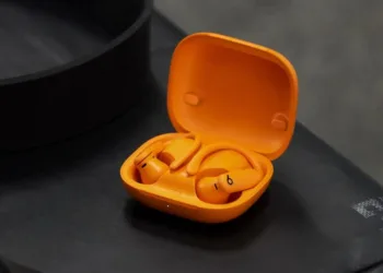 Apple представила навушники PowerBeats Pro 2 — вдвічі дорожчі за AirPods, але з моніторингом серцевого ритму