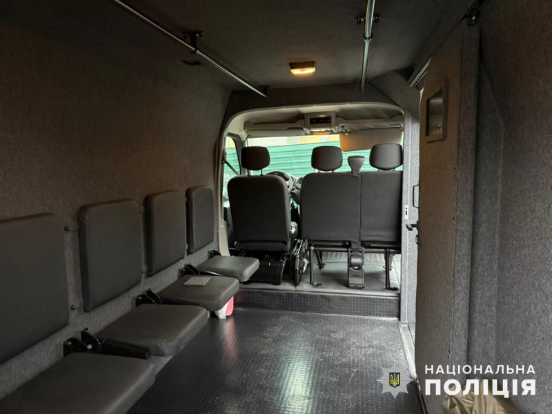 «Білі янголи» щодня під обстрілами рятують людей: як поліцейські працюють на лінії фронту