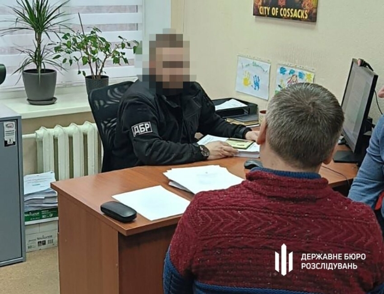 У Запоріжжі судитимуть поліцейського, який продавав інформацію про померлих у ритуальні служби