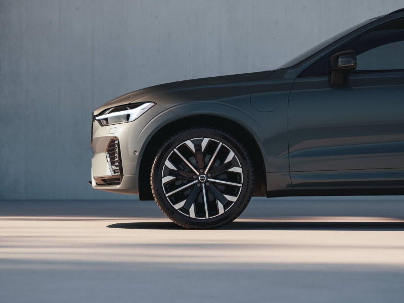 Оновлений Volvo XC60 2026: мінімальні зміни в дизайні, більше технологій