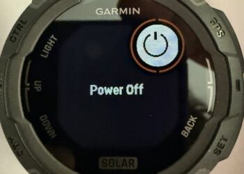 Дивний дефект Garmin Instinct 3 Solar — кривий менший дисплей на 4 з 6 годинників