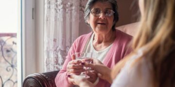 Договір довічного утримання: навіщо укладати і на що звернути увагу