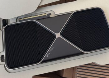 Геймер отримав NVIDIA RTX 5090 замість 5080, але зарано зрадів