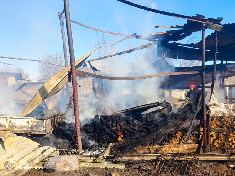 На Вінниччині через коротке замикання згоріла господарча будівля