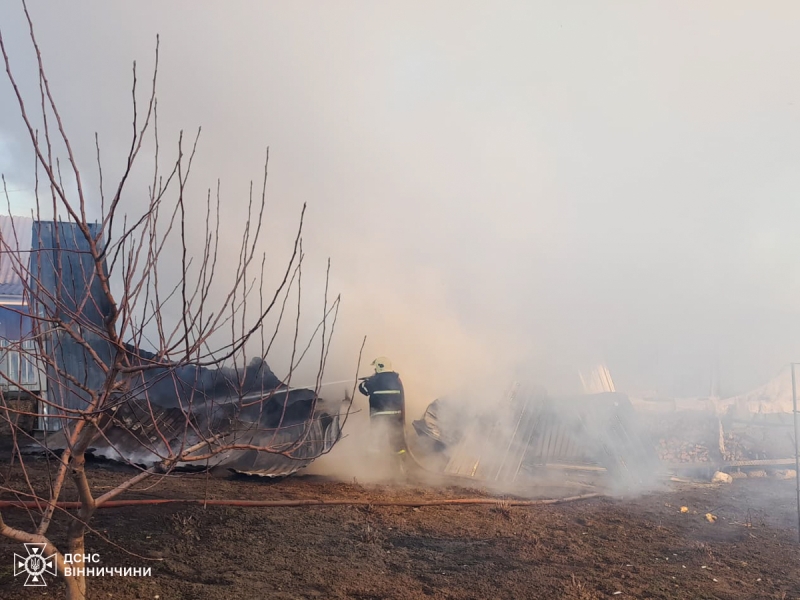 На Вінниччині через коротке замикання згоріла господарча будівля