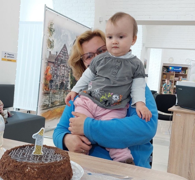 Немовлята війни: Історії дітей народжених у блокадному Маріуполі у 2022 році та їхніх батьків