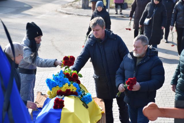 Новосанжарська громада попрощалася із Захисником України