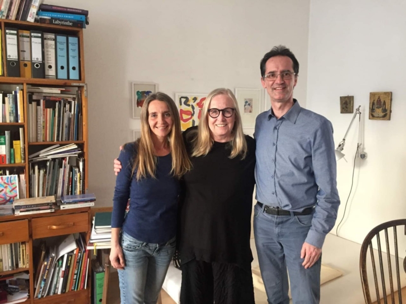 Поетеса з Маріуполя, яка пережила блокаду, 3 роки чекає на чоловіка з полону і розповідає світові правду про війну в Україні