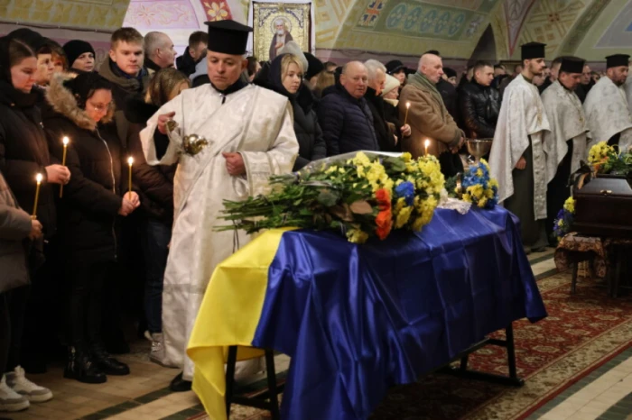 Поховали воїнів з Луцька Федора Мельничука та Сергія Олексюка