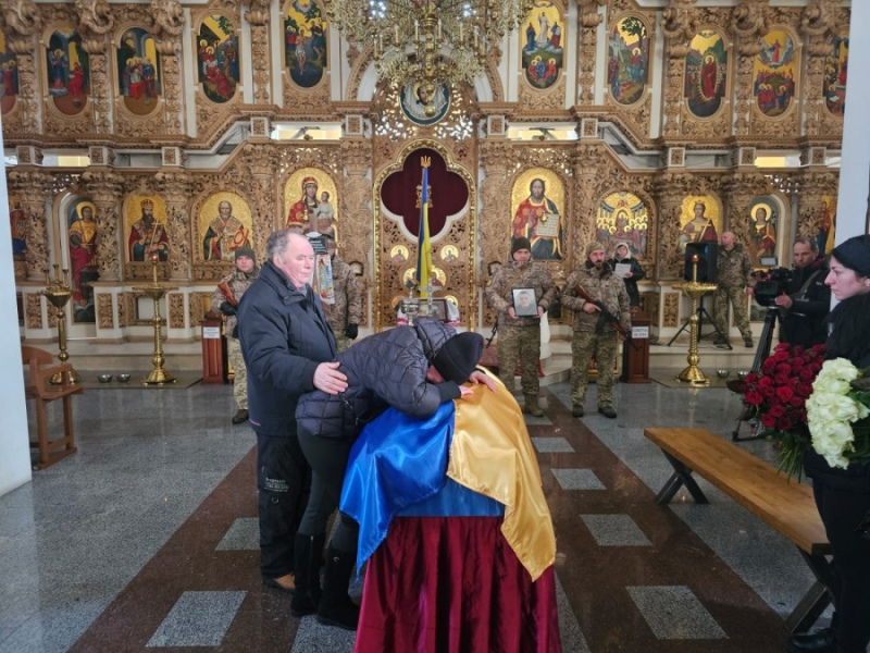 Полтавська громада провела в останню дорогу загиблого Захисника України