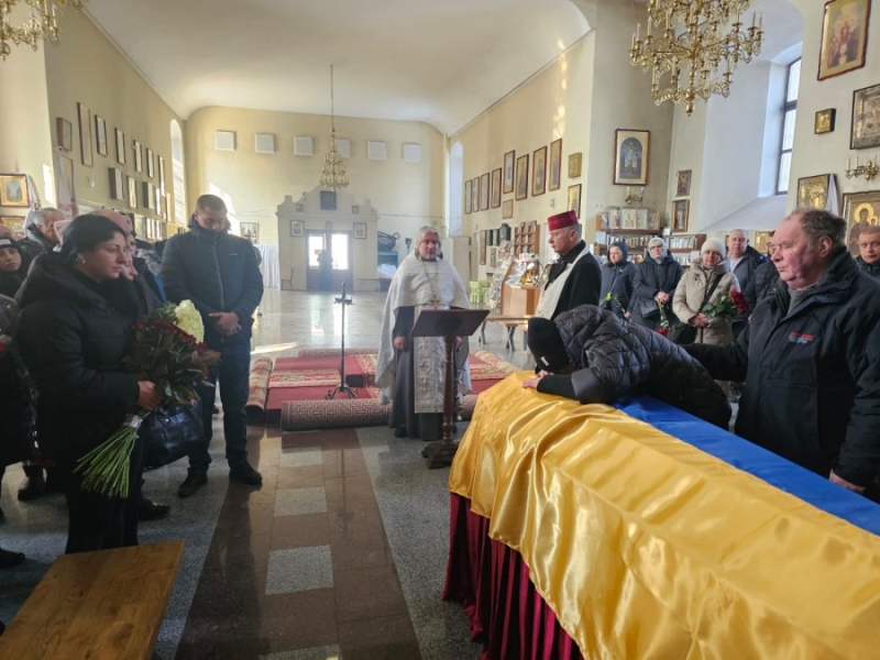 Полтавська громада провела в останню дорогу загиблого Захисника України