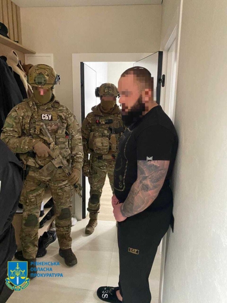 Рівнянин поставив знайомого «на лічильник», бив та вимагав відсотки