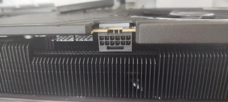 RTX 5080 теж плавляться — але поки лише на боці блоку живлення