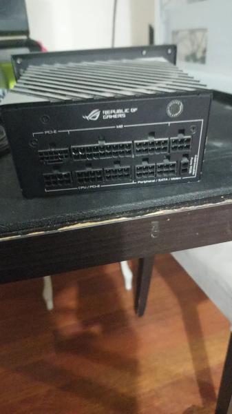 RTX 5080 теж плавляться — але поки лише на боці блоку живлення