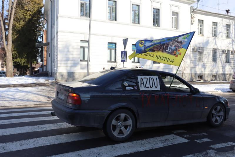 У Полтаві влаштували акцію-нагадування про військовополонених та цивільних бранців рф