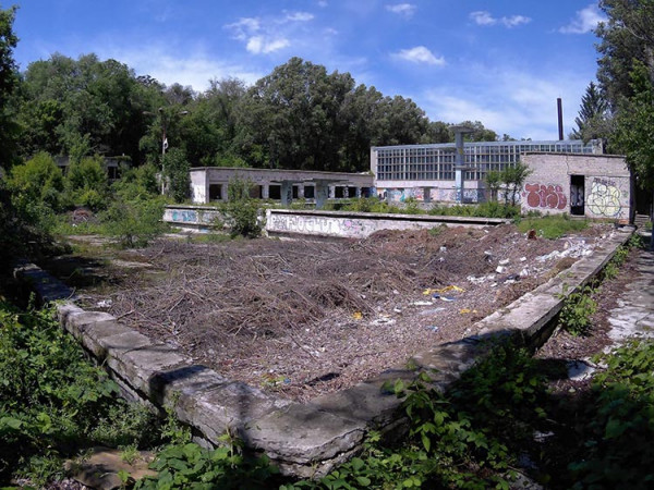У соцмережі показали, як виглядали та на що перетворилися басейни Інституту фізкультури у Дніпрі