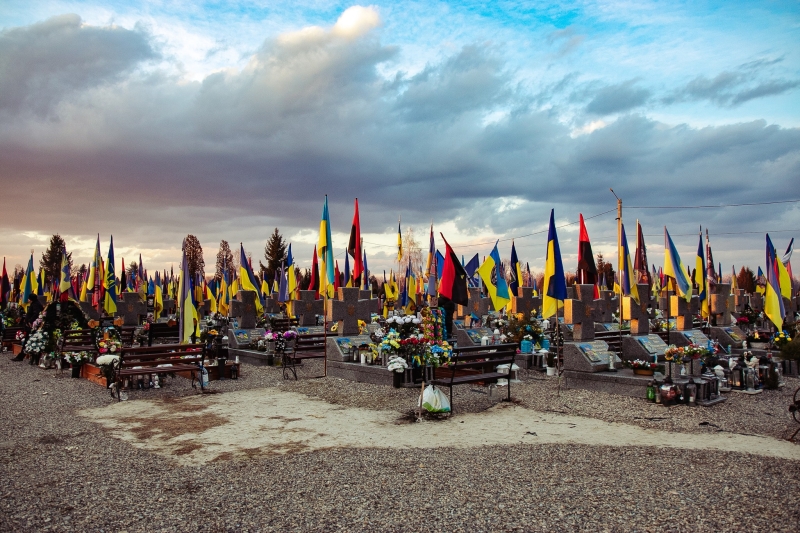 В Івано-Франківську на Алеї Героїв провели “Тиху коляду” (ФОТО)