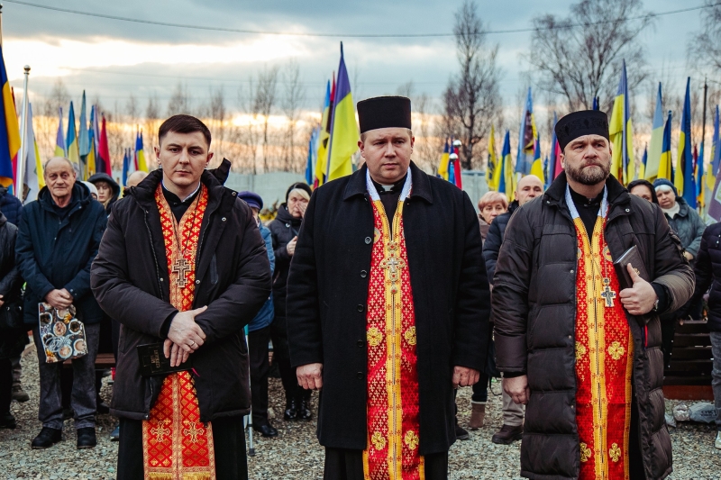 В Івано-Франківську на Алеї Героїв провели “Тиху коляду” (ФОТО)