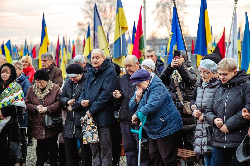 В Івано-Франківську на Алеї Героїв провели “Тиху коляду” (ФОТО)