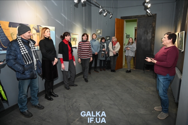 Від графіки до акрилу: викладачі франківської художньої школи презентували “весняну” виставку (ФОТО)