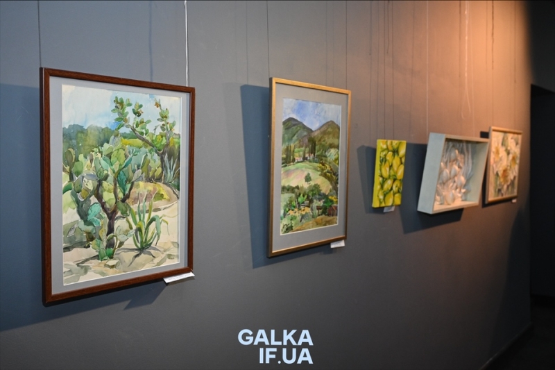 Від графіки до акрилу: викладачі франківської художньої школи презентували “весняну” виставку (ФОТО)