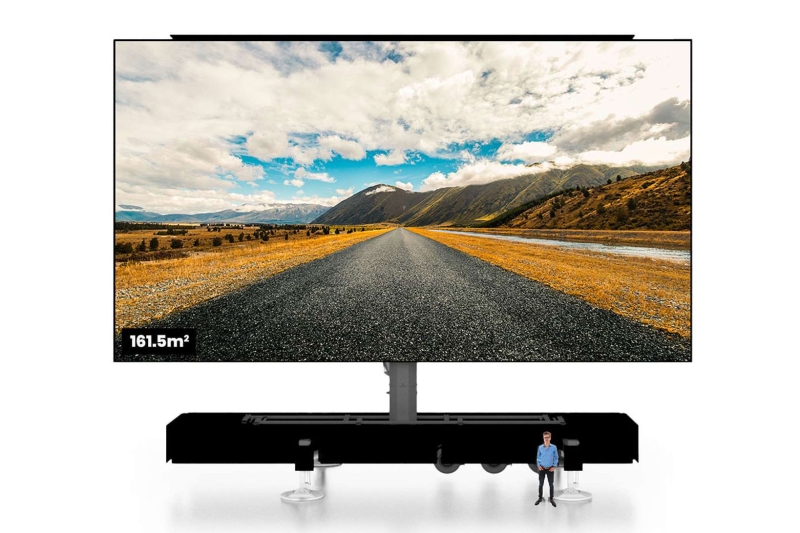 Висотою з триповерхівку: Photonics показала гігантський 767-дюймовий мобільний LED-екран із 4K