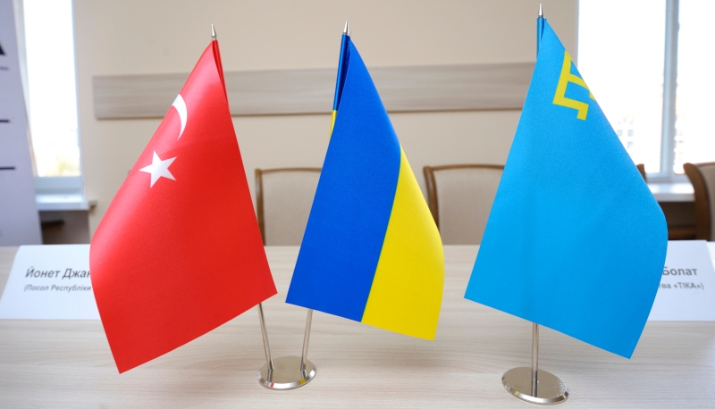 «Продовжимо уважно стежити за становищем кримських татар»: у МЗС Туреччини випустили заяву до роковин незаконного референдуму РФ у Криму