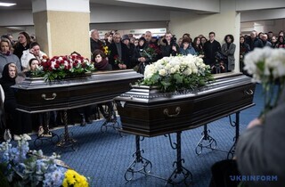 &laquo;Продовжують жити в своїх учнях&raquo;. Київ попрощався з журналісткою Тетяною Кулик та хірургом Павлом Іванчовим