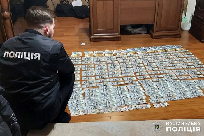 У Хмельницькому псевдоволонтери незаконно збагатилися на продажі автівок для армії