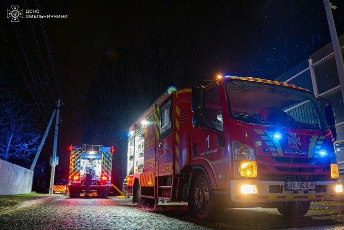 У Хмельницькому сталася пожежа в підвалі: постраждав чоловік