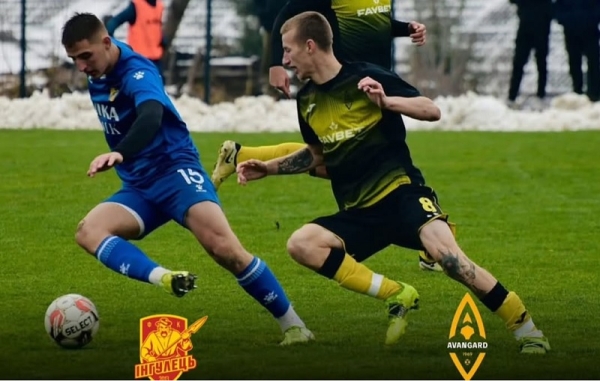 У чому грають клуби ТОП-5 чемпіонатів Європи та УПЛ. Adidas має лише два клуби в Бундеслізі, в Серії А 12 компаній, Інгулець «ховає» виробника У чому грають клуби ТОП-5 чемпіонатів Європи та УПЛ. Adidas має лише два клуби в Бундеслізі, в Серії А 12 компаній, Інгулець «ховає» виробника