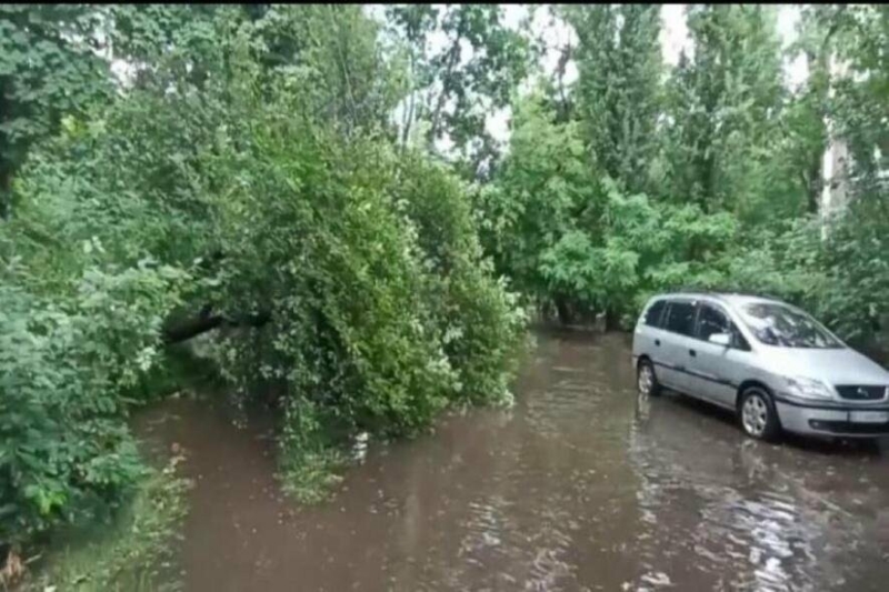 "Шалений дощ хлине в Україні прямо в цей день, похолодання і злива сунуть в області": де чекати на масштабні опади?