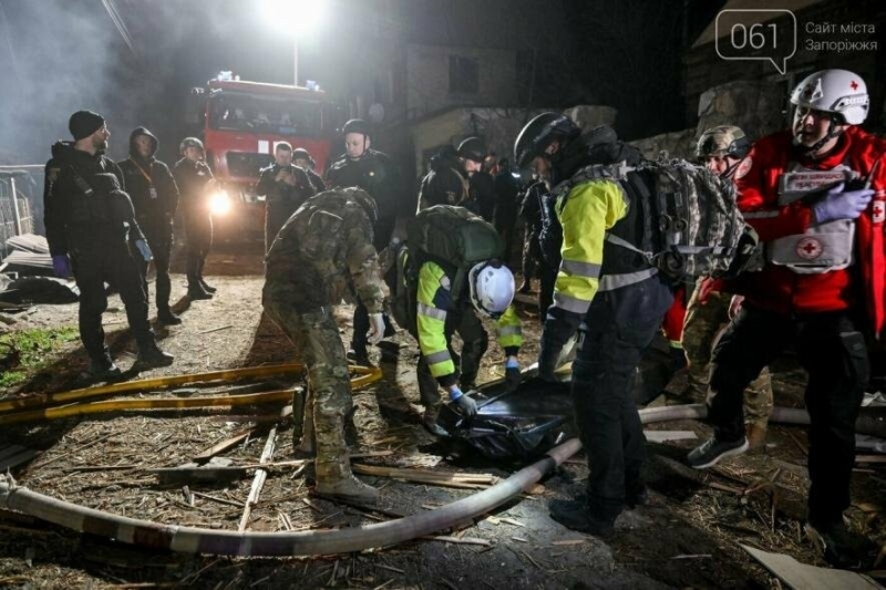 Оновлено: внаслідок удару по Запоріжжю загинуло дві людини, 13 - поранено