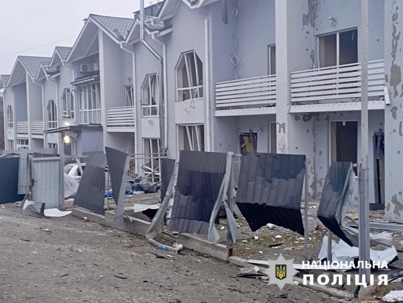 Нічна атака дронів на Київщину: пошкоджено житлові будинки, автомобілі, є постраждалі