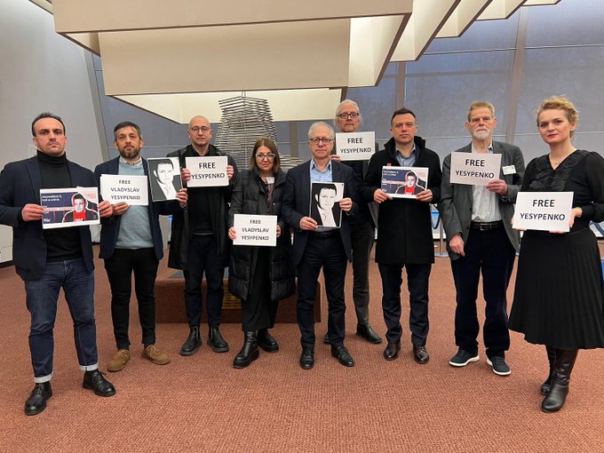 Платформа зі сприяння захисту журналістики Ради Європи закликала негайно звільнити фрилансера Крим.Реалії Владислава Єсипенка