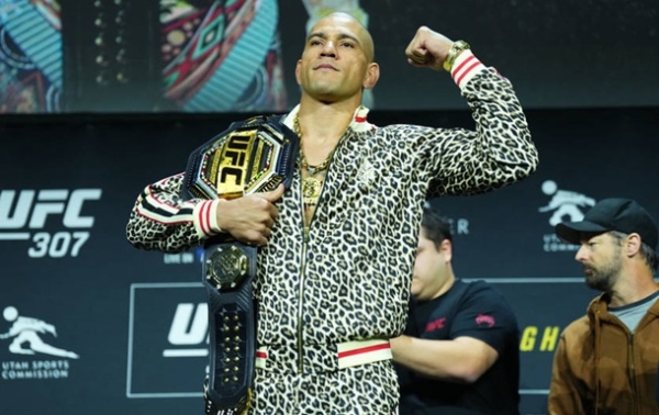 Чемпіон UFC не відмовився від ідеї бою з Усиком Чемпіон UFC не відмовився від ідеї бою з Усиком