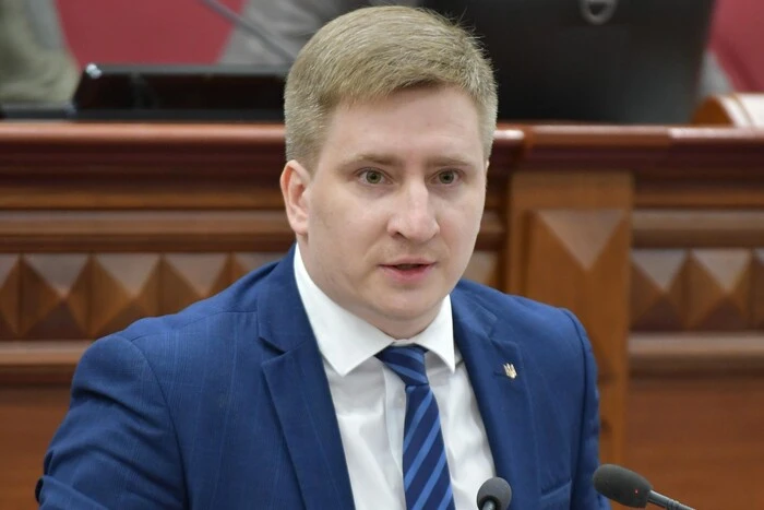 &laquo;Плівки Комарницького&raquo;. Одіозний секретар Київради нарешті написав заяву, але не про відставку